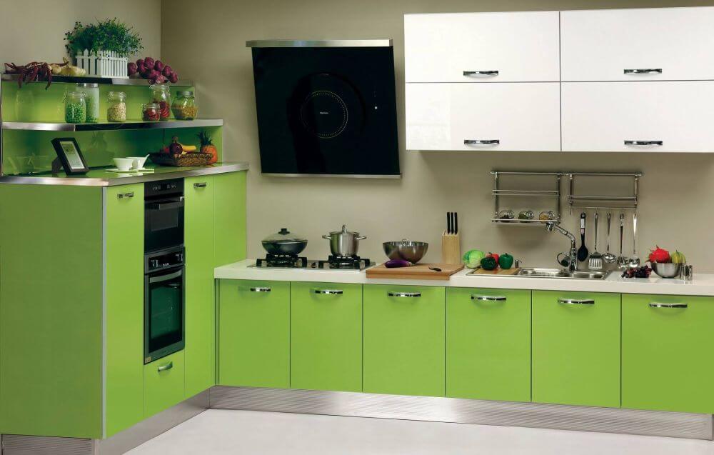 Современная кухня бело-зеленый гарнитур