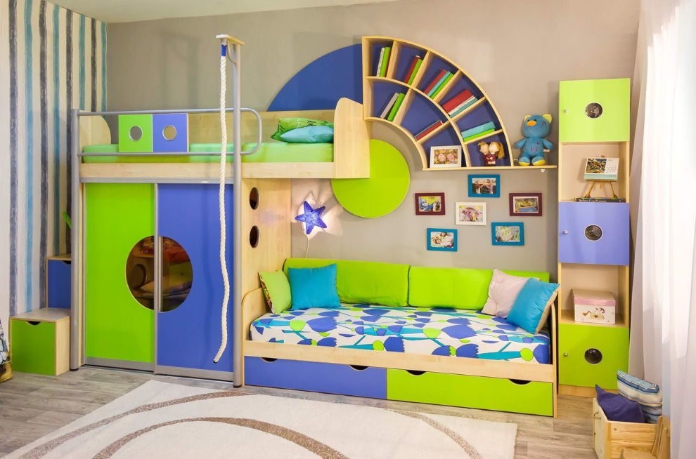 Корпусная мебель в детской для двоих