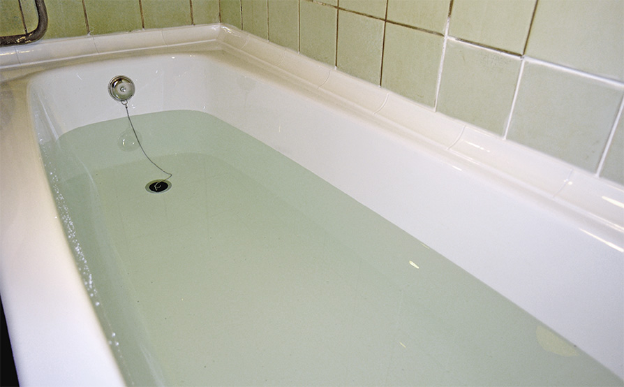 Герметизация ванны акриловым бордюром