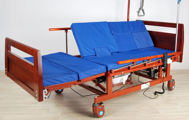кровать для лежачих больных с функцией переворачивания